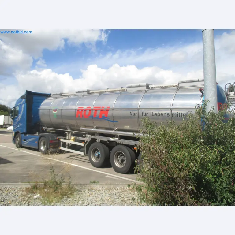 Tractor-trailers and tank semi-trailers for transporting liquid goods and food products (tank logistics)-1