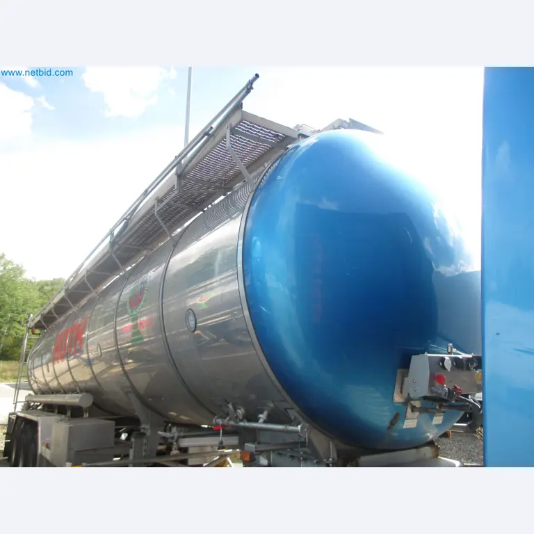Tractor-trailers and tank semi-trailers for transporting liquid goods and food products (tank logistics)-20