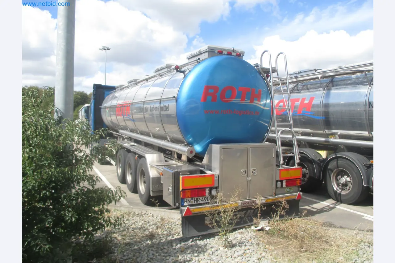 Tractor-trailers and tank semi-trailers for transporting liquid goods and food products (tank logistics)-2