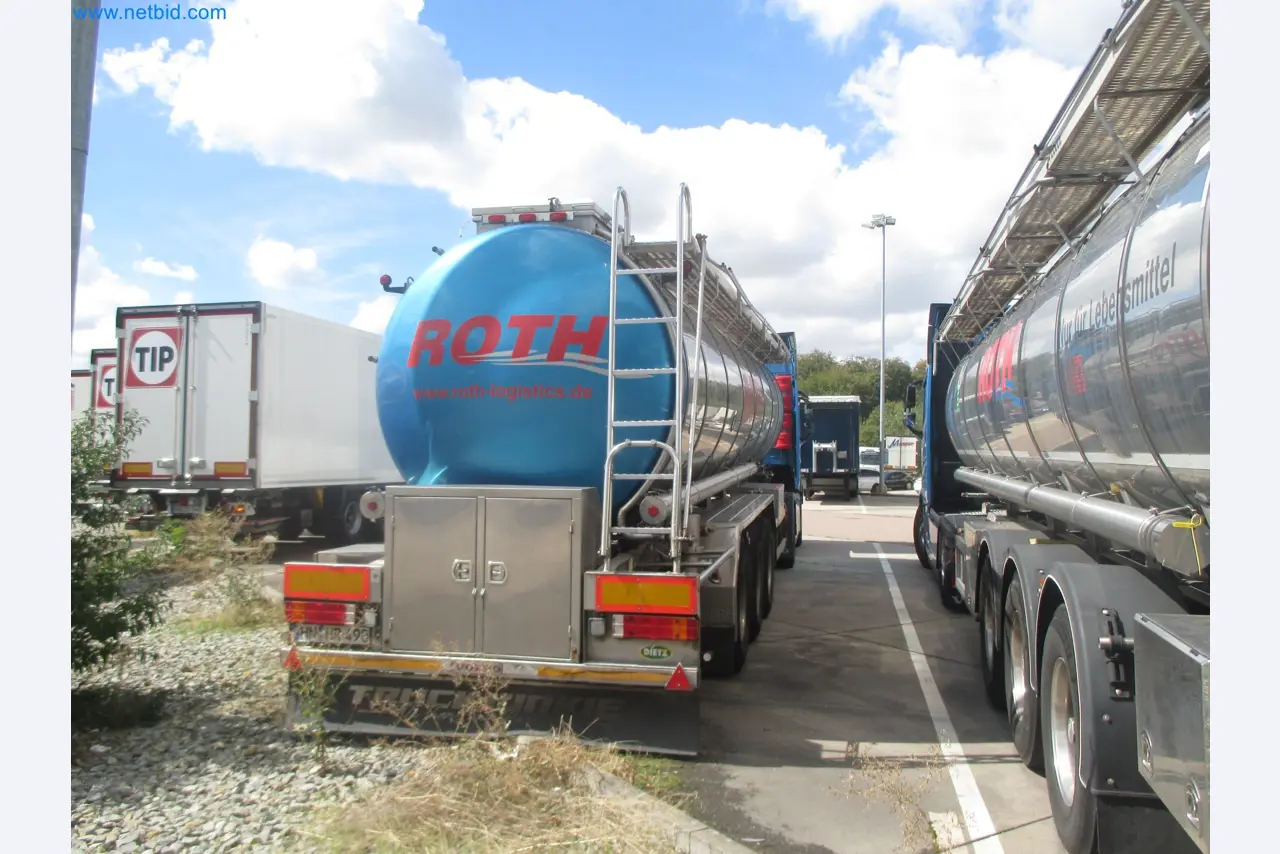 Tractor-trailers and tank semi-trailers for transporting liquid goods and food products (tank logistics)-4
