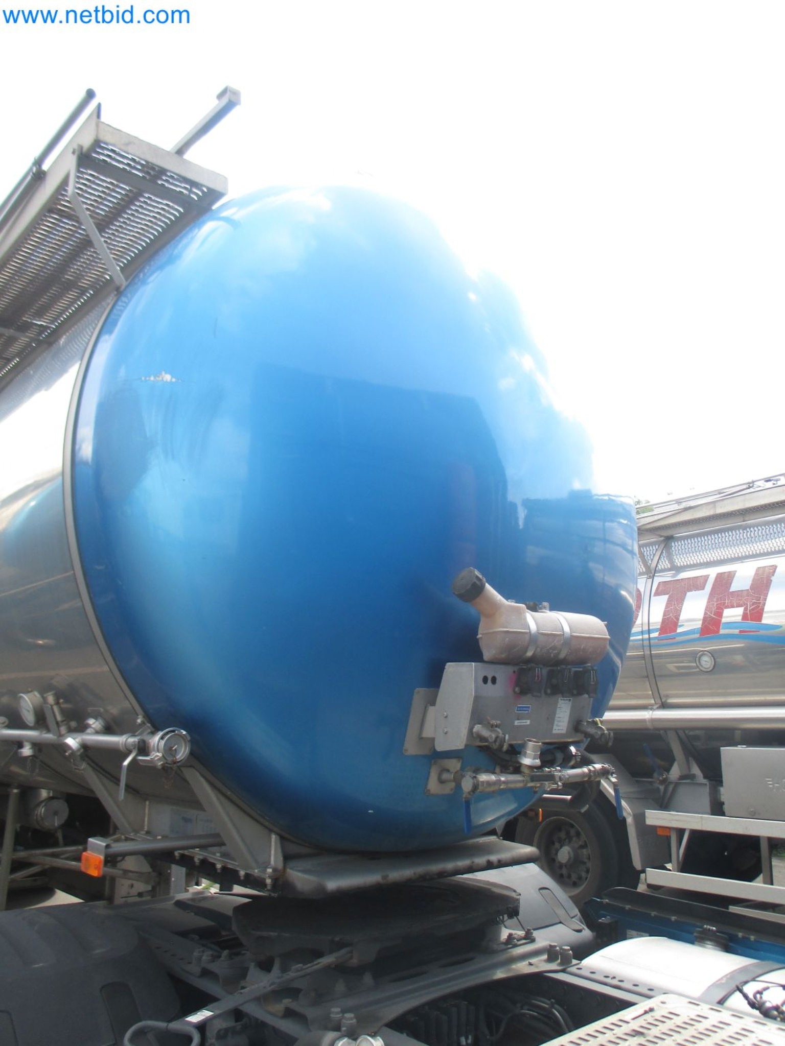 Tractor-trailers and tank semi-trailers for transporting liquid goods and food products (tank logistics)-22