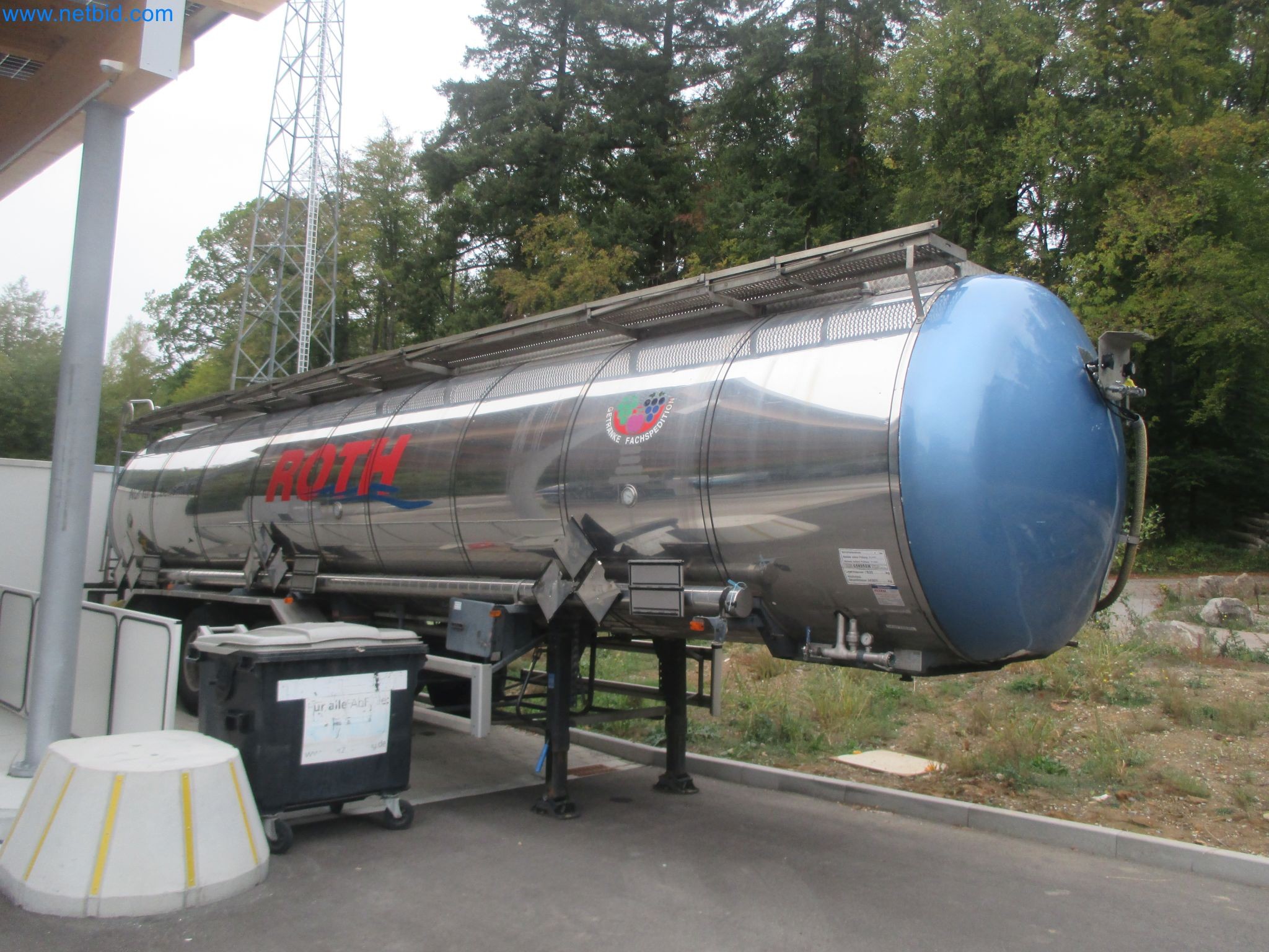 Tractor-trailers and tank semi-trailers for transporting liquid goods and food products (tank logistics)-1