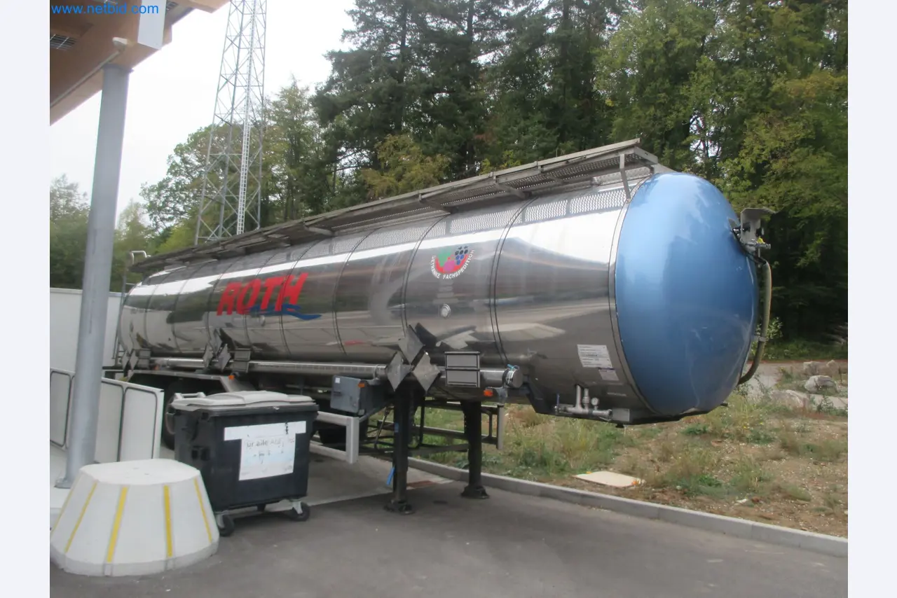 Tractor-trailers and tank semi-trailers for transporting liquid goods and food products (tank logistics)-1