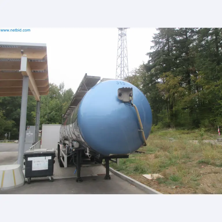 Tractor-trailers and tank semi-trailers for transporting liquid goods and food products (tank logistics)-2