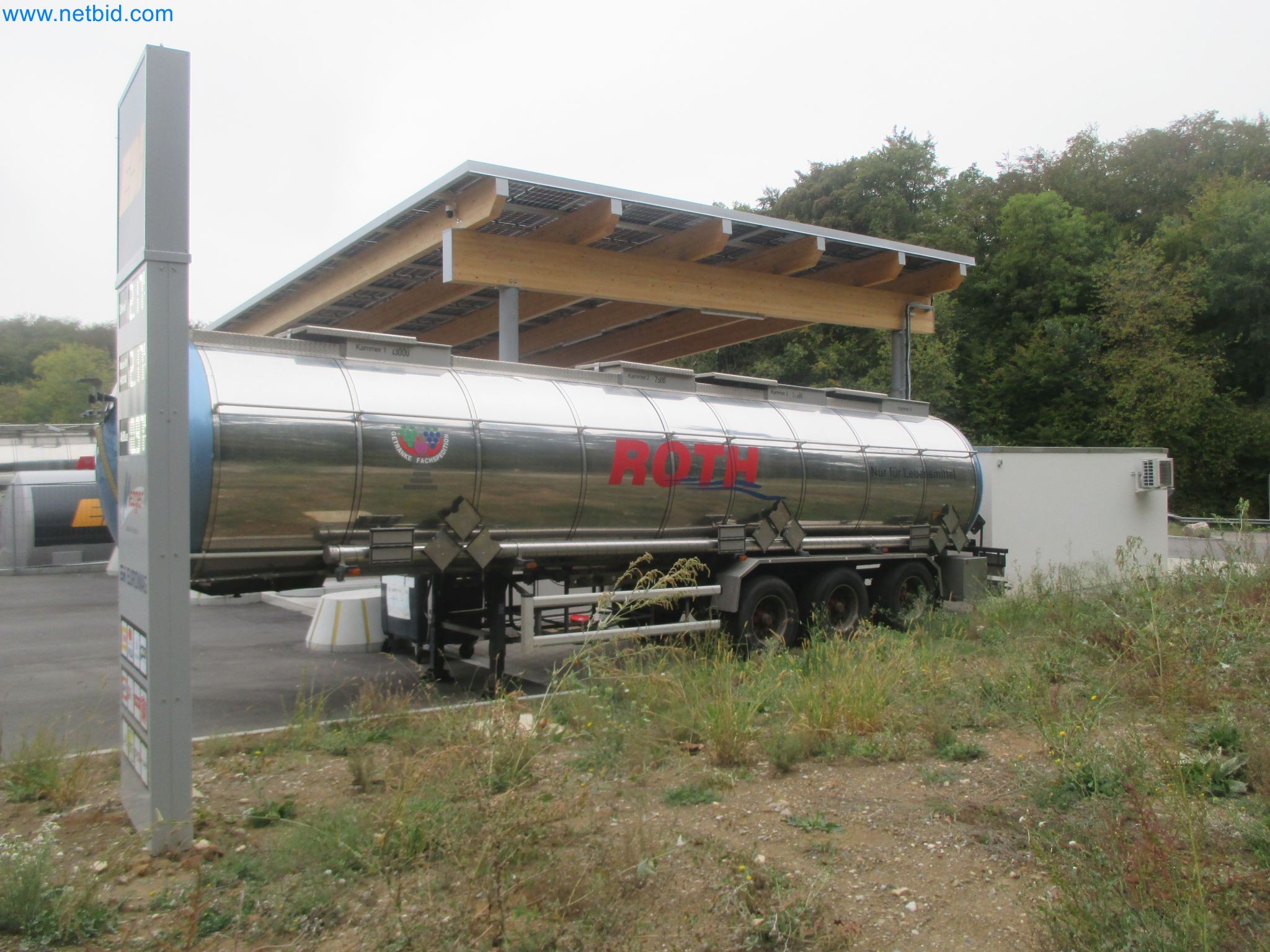 Tractor-trailers and tank semi-trailers for transporting liquid goods and food products (tank logistics)-3