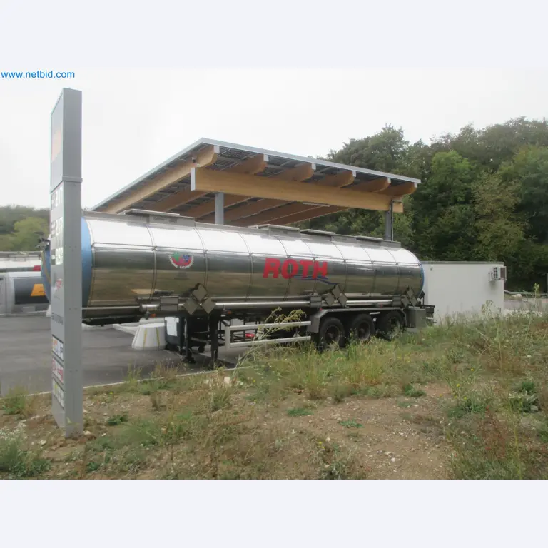 Tractor-trailers and tank semi-trailers for transporting liquid goods and food products (tank logistics)-3