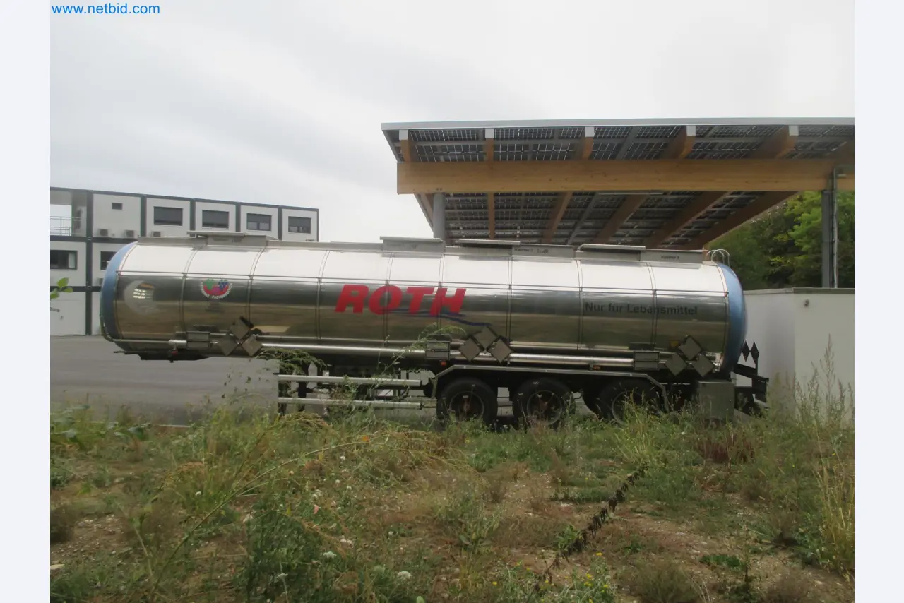 Tractor-trailers and tank semi-trailers for transporting liquid goods and food products (tank logistics)-4
