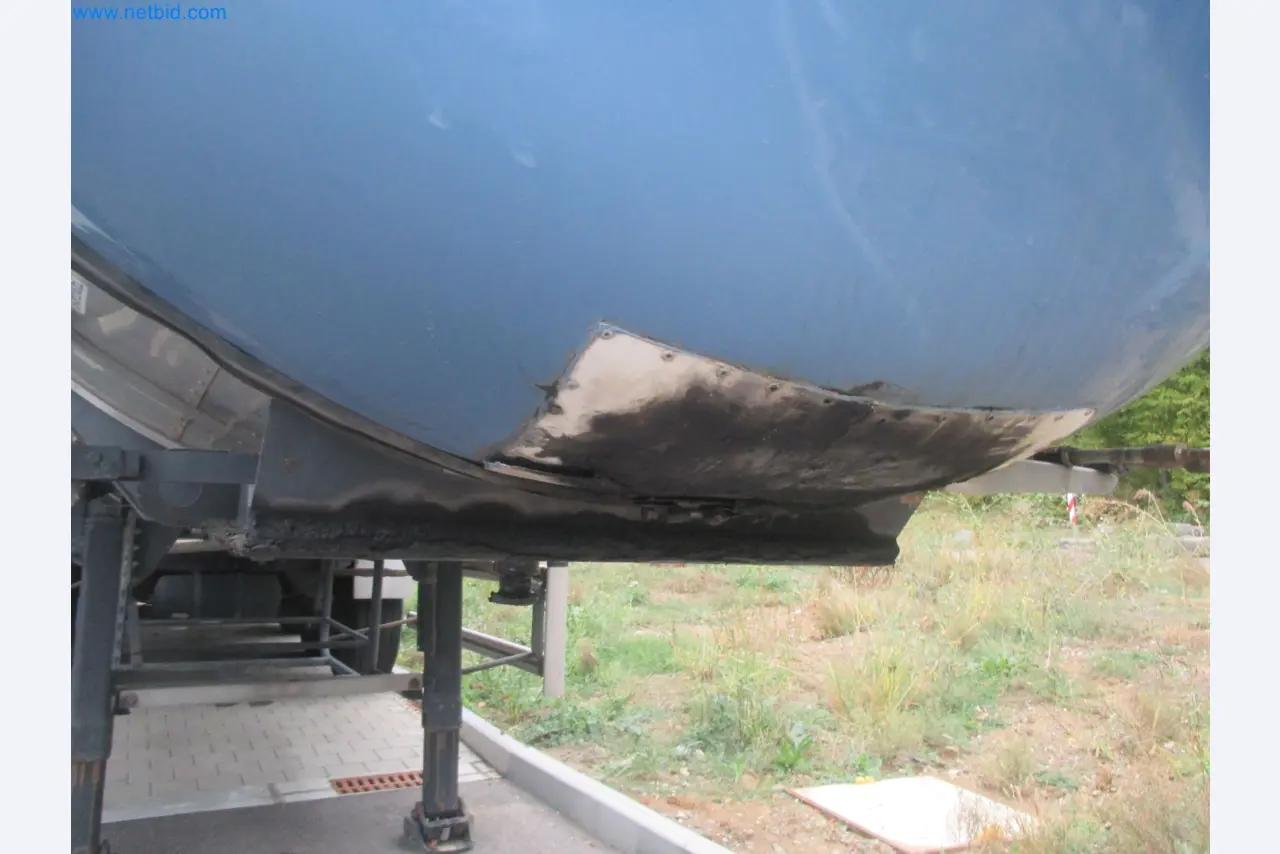 Tractor-trailers and tank semi-trailers for transporting liquid goods and food products (tank logistics)-9