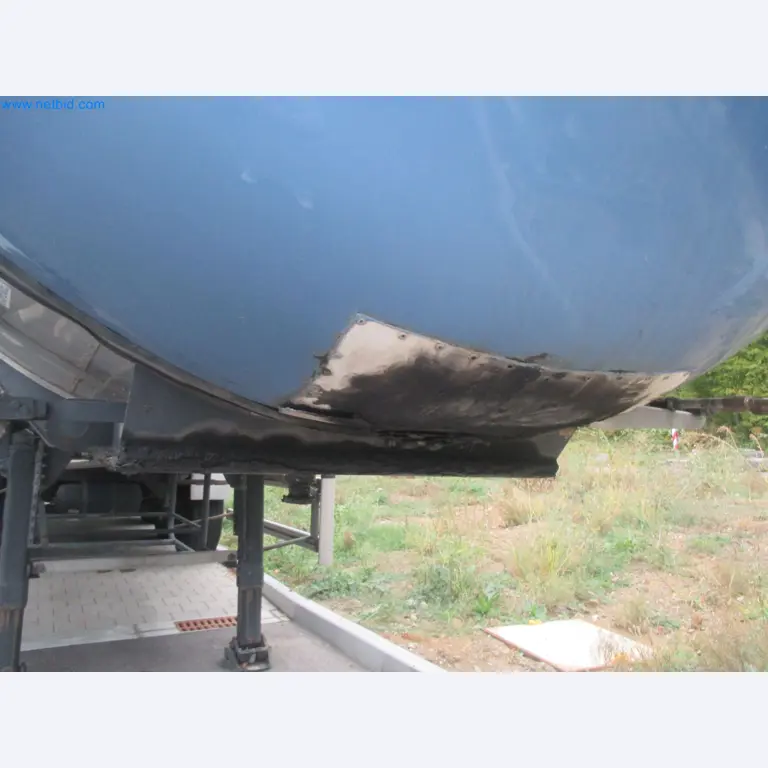 Tractor-trailers and tank semi-trailers for transporting liquid goods and food products (tank logistics)-9