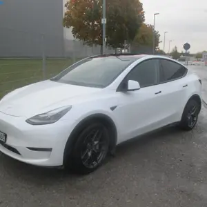Passenger car Tesla Y