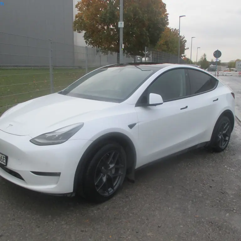 Passenger car Tesla Y