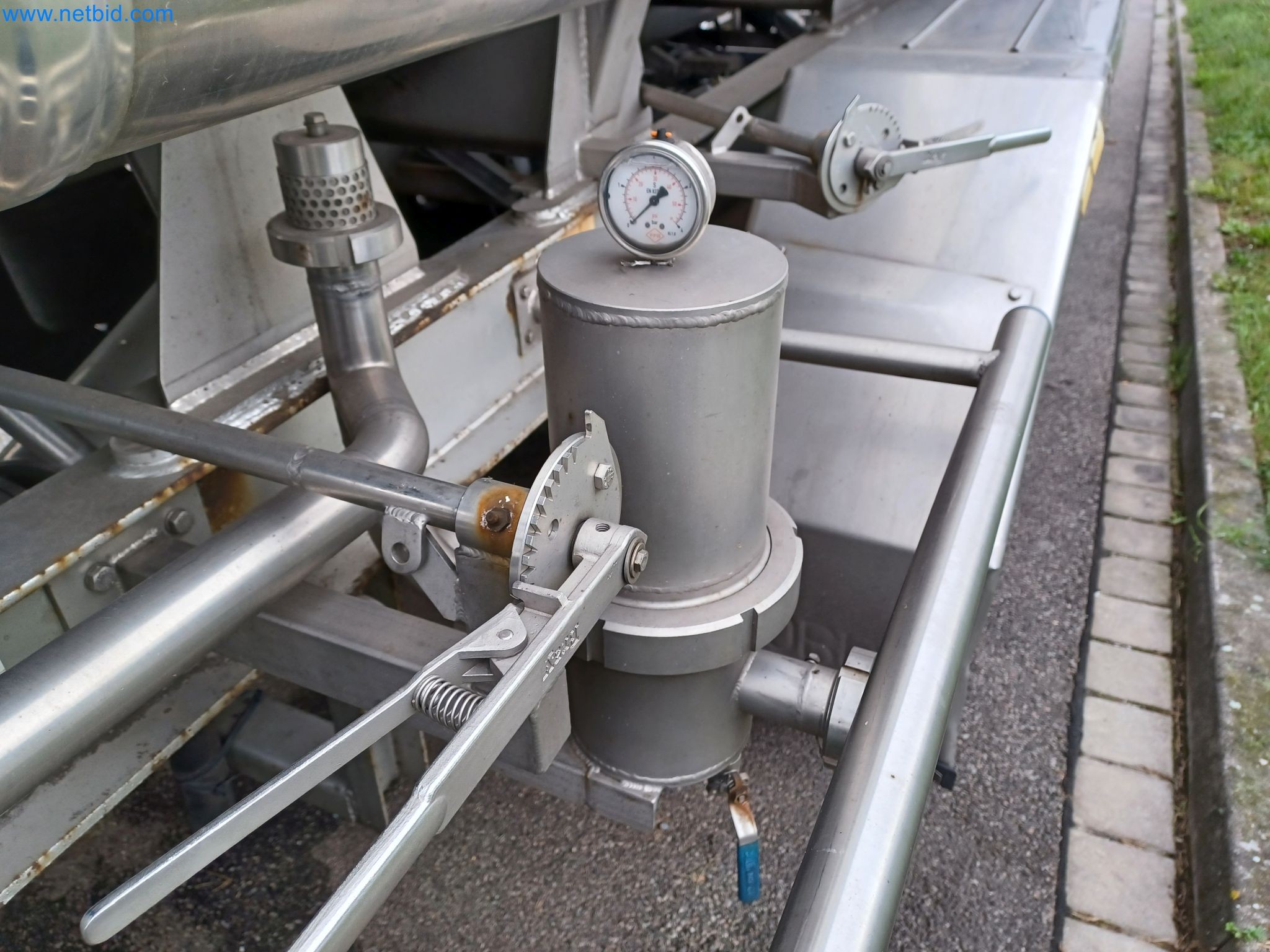 Tractor-trailers and tank semi-trailers for transporting liquid goods and food products (tank logistics)-14
