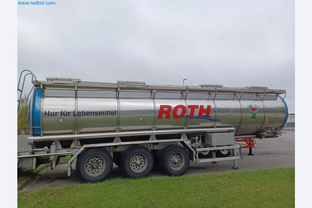 Tractor-trailers and tank semi-trailers for transporting liquid goods and food products (tank logistics)-1