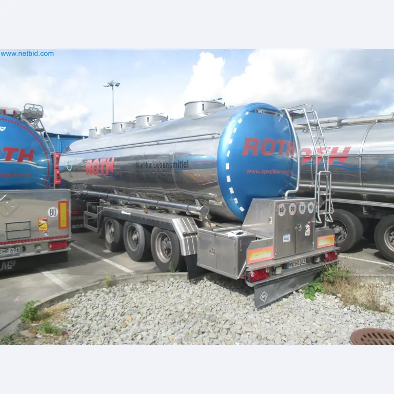 Tractor-trailers and tank semi-trailers for transporting liquid goods and food products (tank logistics)-1