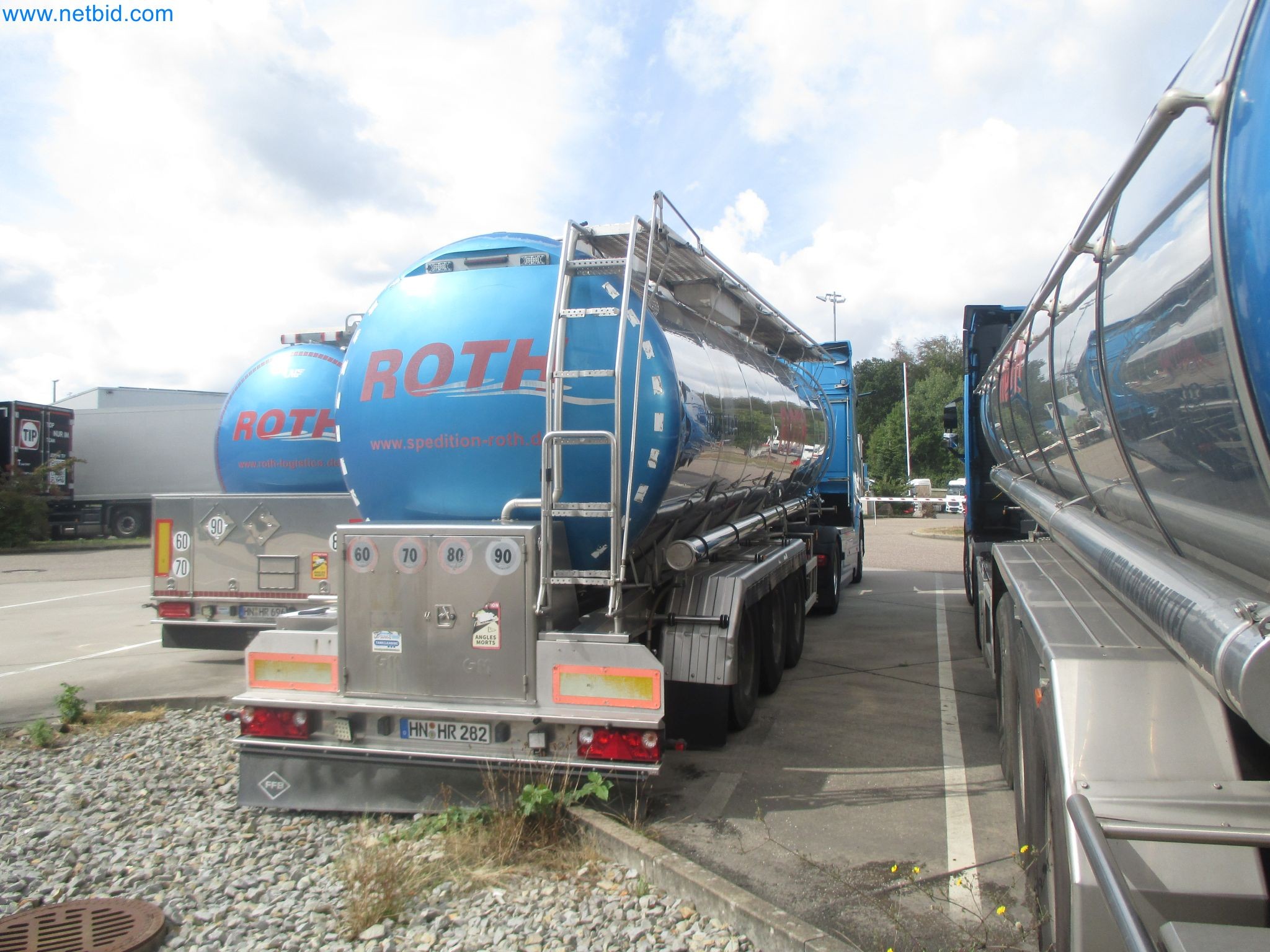 Tractor-trailers and tank semi-trailers for transporting liquid goods and food products (tank logistics)-2