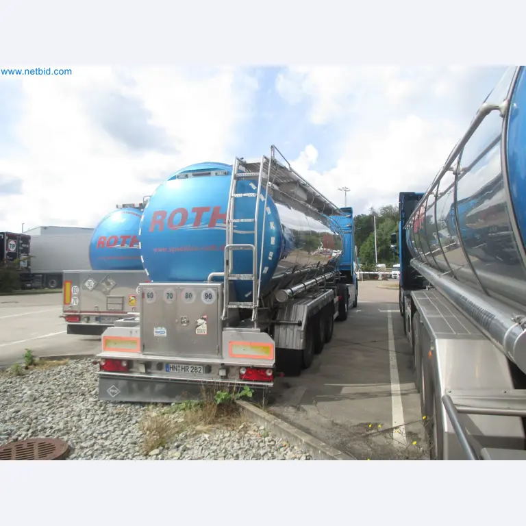 Tractor-trailers and tank semi-trailers for transporting liquid goods and food products (tank logistics)-2