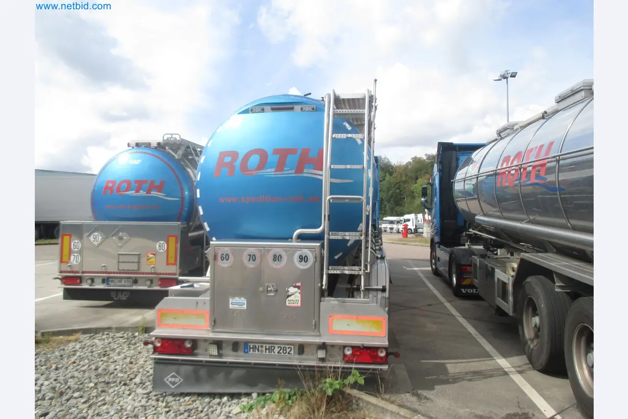 Tractor-trailers and tank semi-trailers for transporting liquid goods and food products (tank logistics)-3