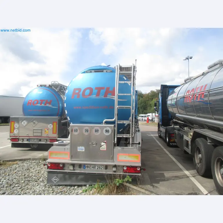 Tractor-trailers and tank semi-trailers for transporting liquid goods and food products (tank logistics)-3
