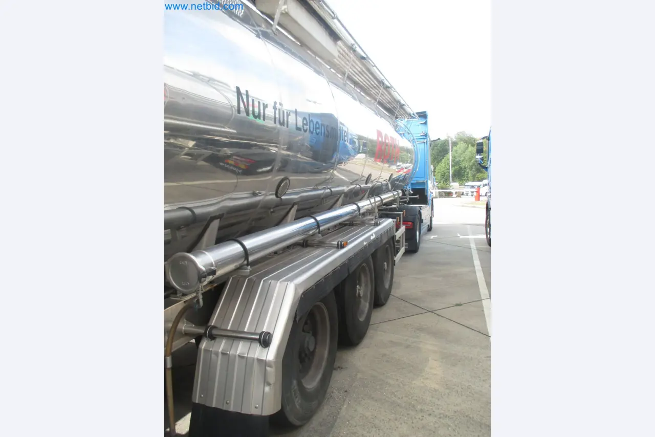 Tractor-trailers and tank semi-trailers for transporting liquid goods and food products (tank logistics)-6