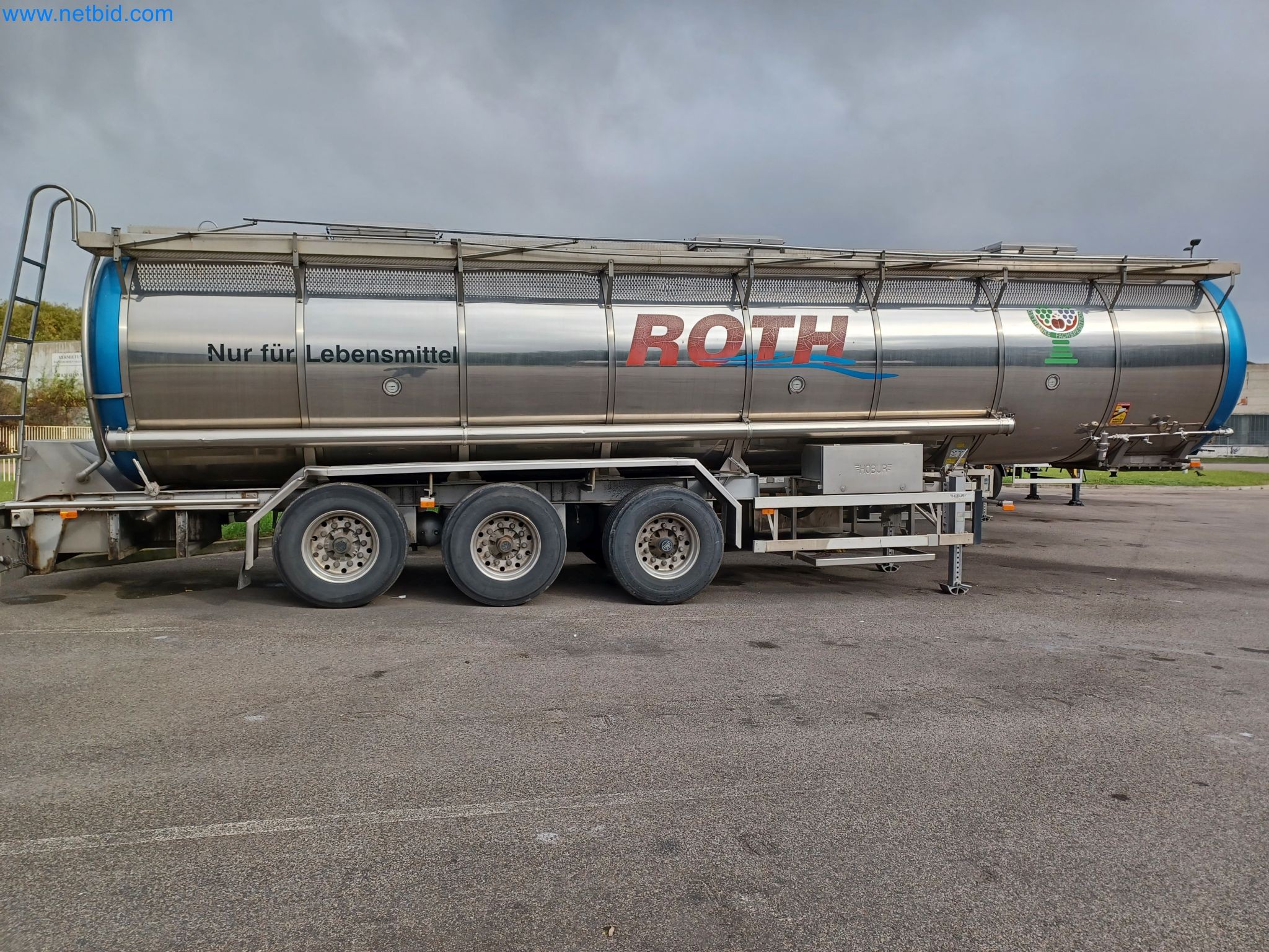 Tractor-trailers and tank semi-trailers for transporting liquid goods and food products (tank logistics)-1