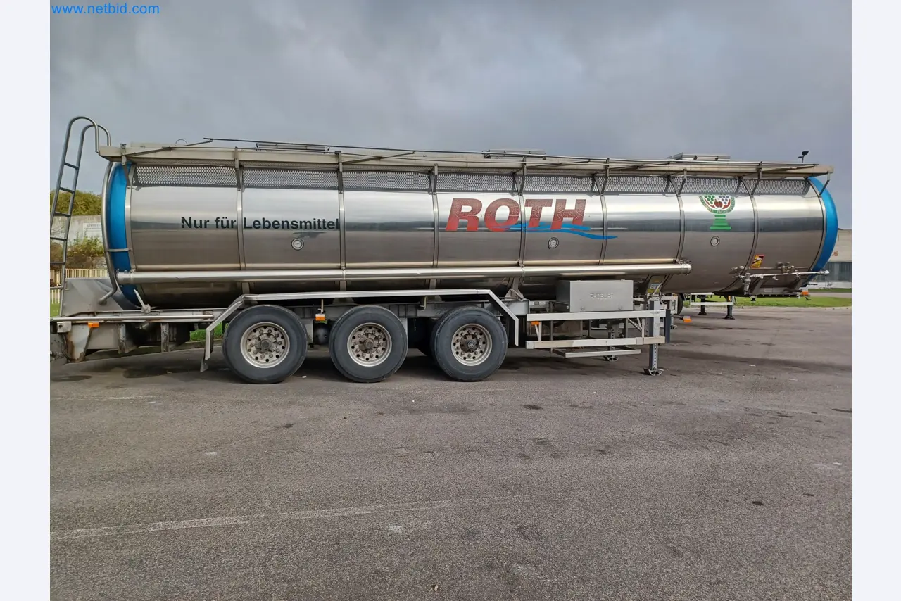 Tractor-trailers and tank semi-trailers for transporting liquid goods and food products (tank logistics)-1
