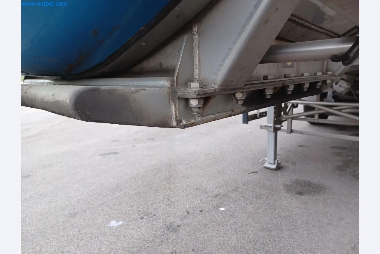 Tractor-trailers and tank semi-trailers for transporting liquid goods and food products (tank logistics)-47