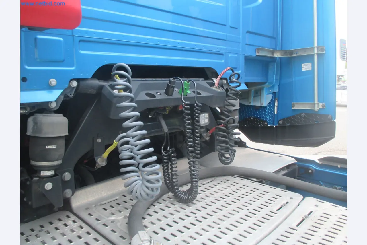 Tractor-trailers and tank semi-trailers for transporting liquid goods and food products (tank logistics)-10
