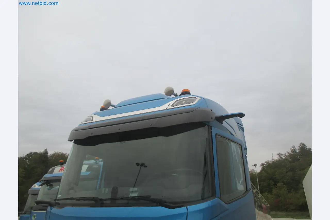 Tractor-trailers and tank semi-trailers for transporting liquid goods and food products (tank logistics)-27
