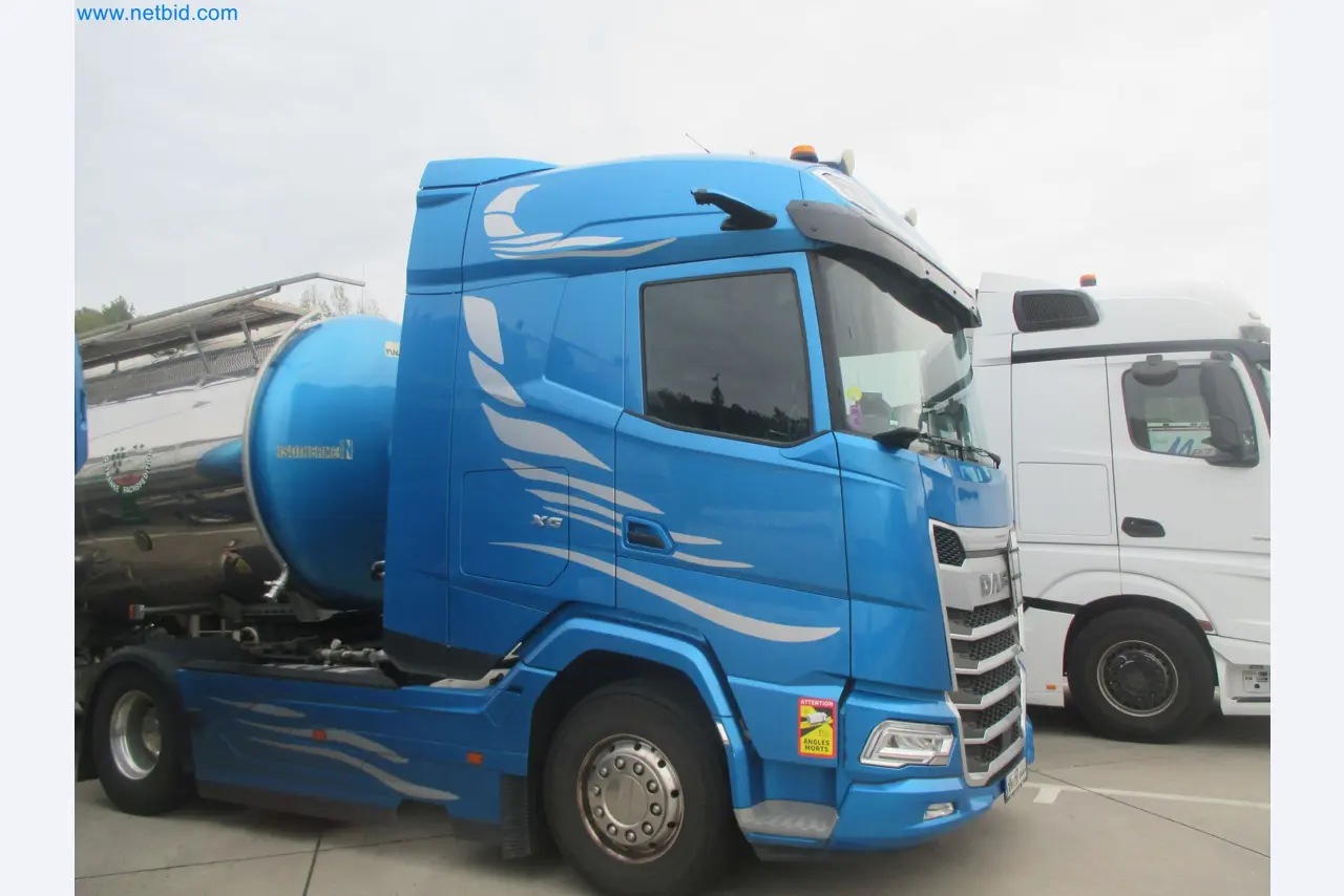 Tractor-trailers and tank semi-trailers for transporting liquid goods and food products (tank logistics)-3