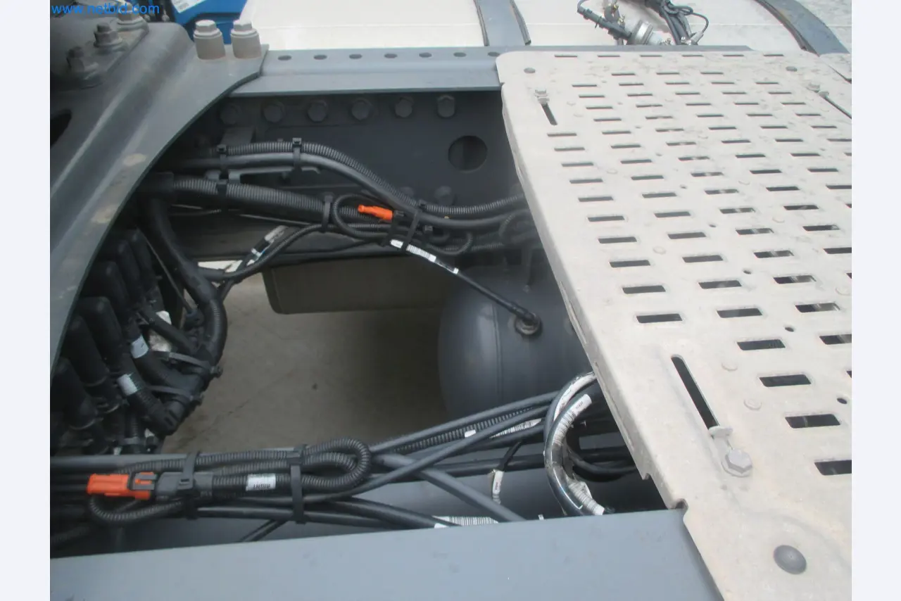 Tractor-trailers and tank semi-trailers for transporting liquid goods and food products (tank logistics)-14