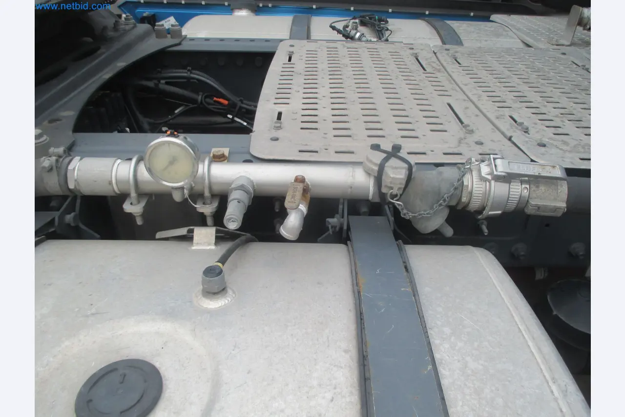 Tractor-trailers and tank semi-trailers for transporting liquid goods and food products (tank logistics)-9