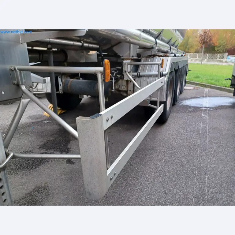 Tractor-trailers and tank semi-trailers for transporting liquid goods and food products (tank logistics)-40