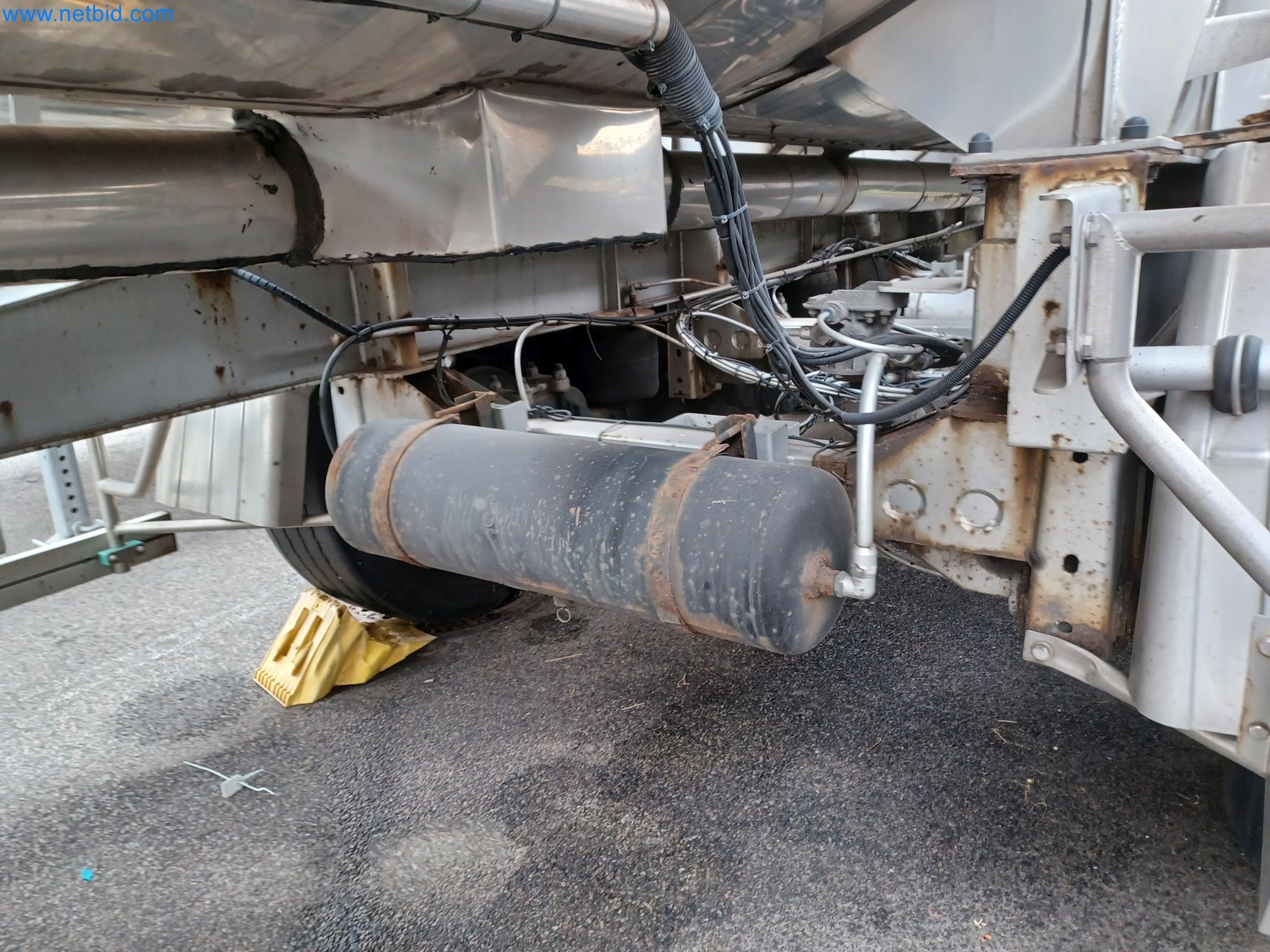 Tractor-trailers and tank semi-trailers for transporting liquid goods and food products (tank logistics)-43