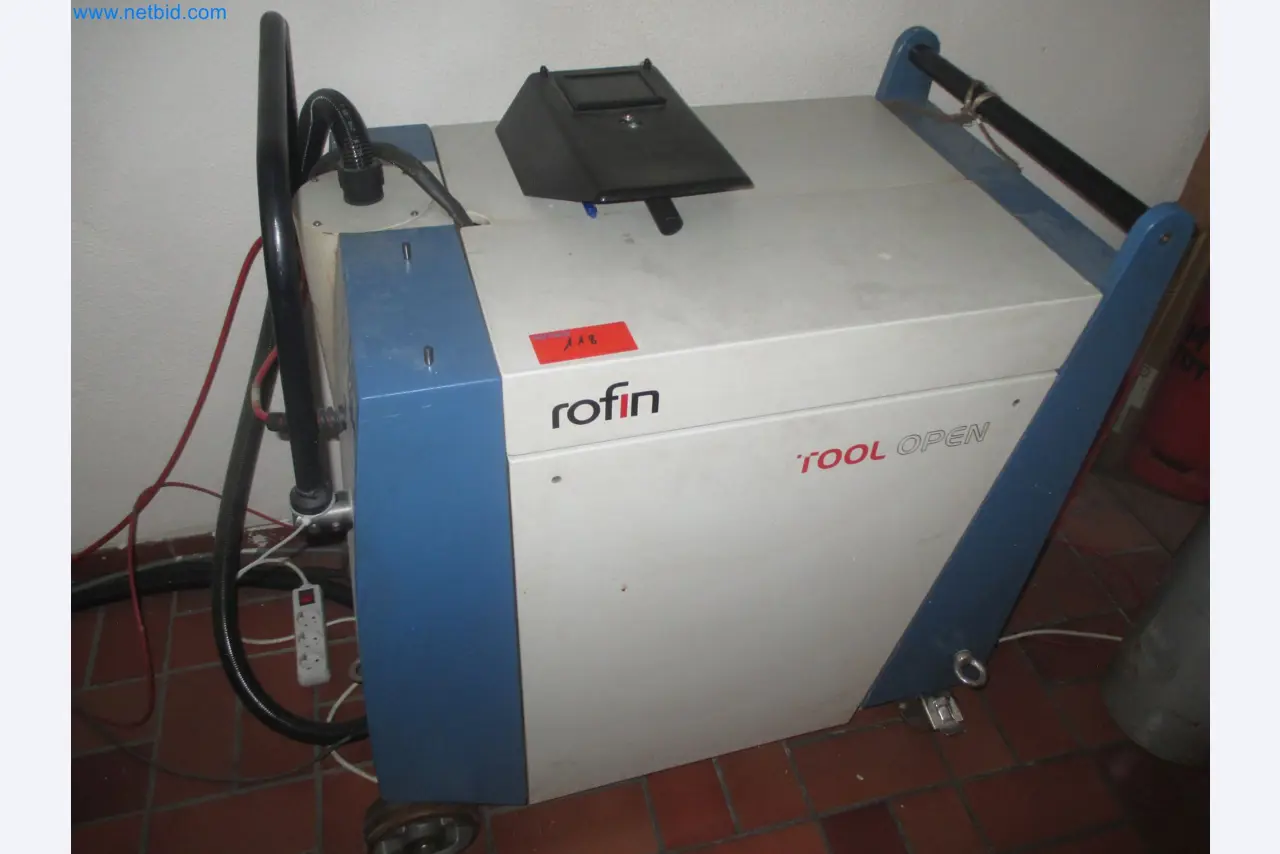 Metalworking, turning, milling, grinding, and finishing for surgical applications-10
