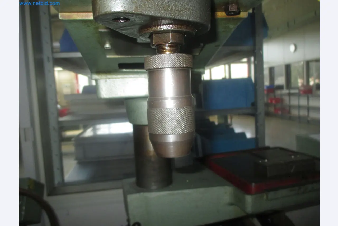 Metalworking, turning, milling, grinding, and finishing for surgical applications-3