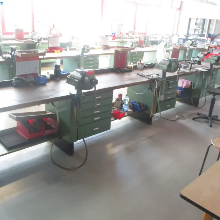 ca. 12 lfm. Workbench Hawi