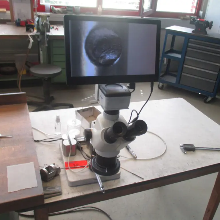 Grinding Station