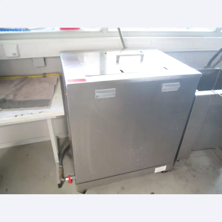 Metalworking, turning, milling, grinding, and finishing for surgical applications-1