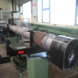 hydraulický posuv tyčí LNS Hydrobar