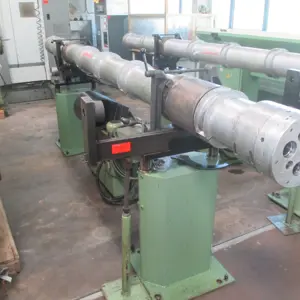 hydraulický posuv tyčí LNS Hydrobar