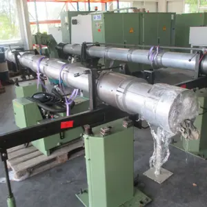 2 hydraulické posuvy tyčí LNS Hydrobar