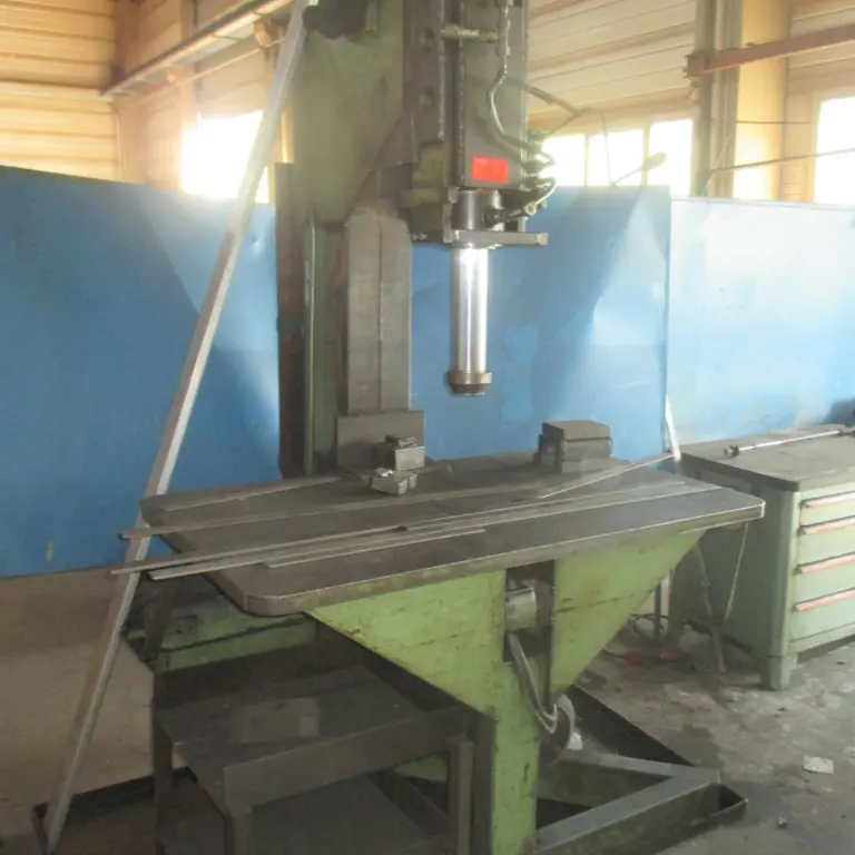 Single-column hydraulic press