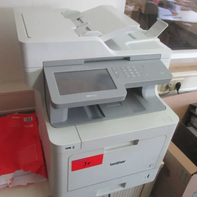 1 Posten Computer Equipment