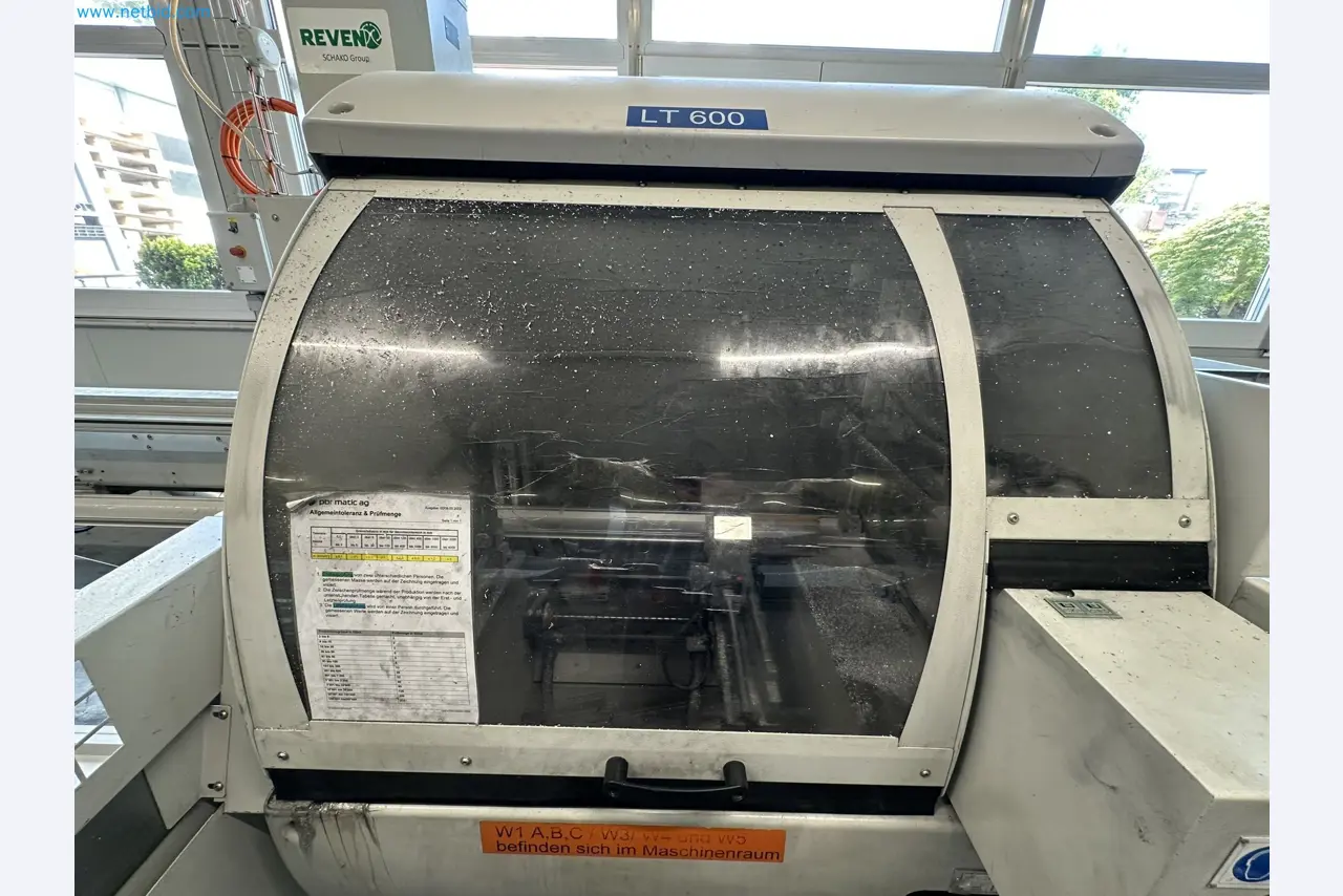 Machine from the field of industrial cutting lines and cut-to-length lines for processing aluminum and light metal profiles-10