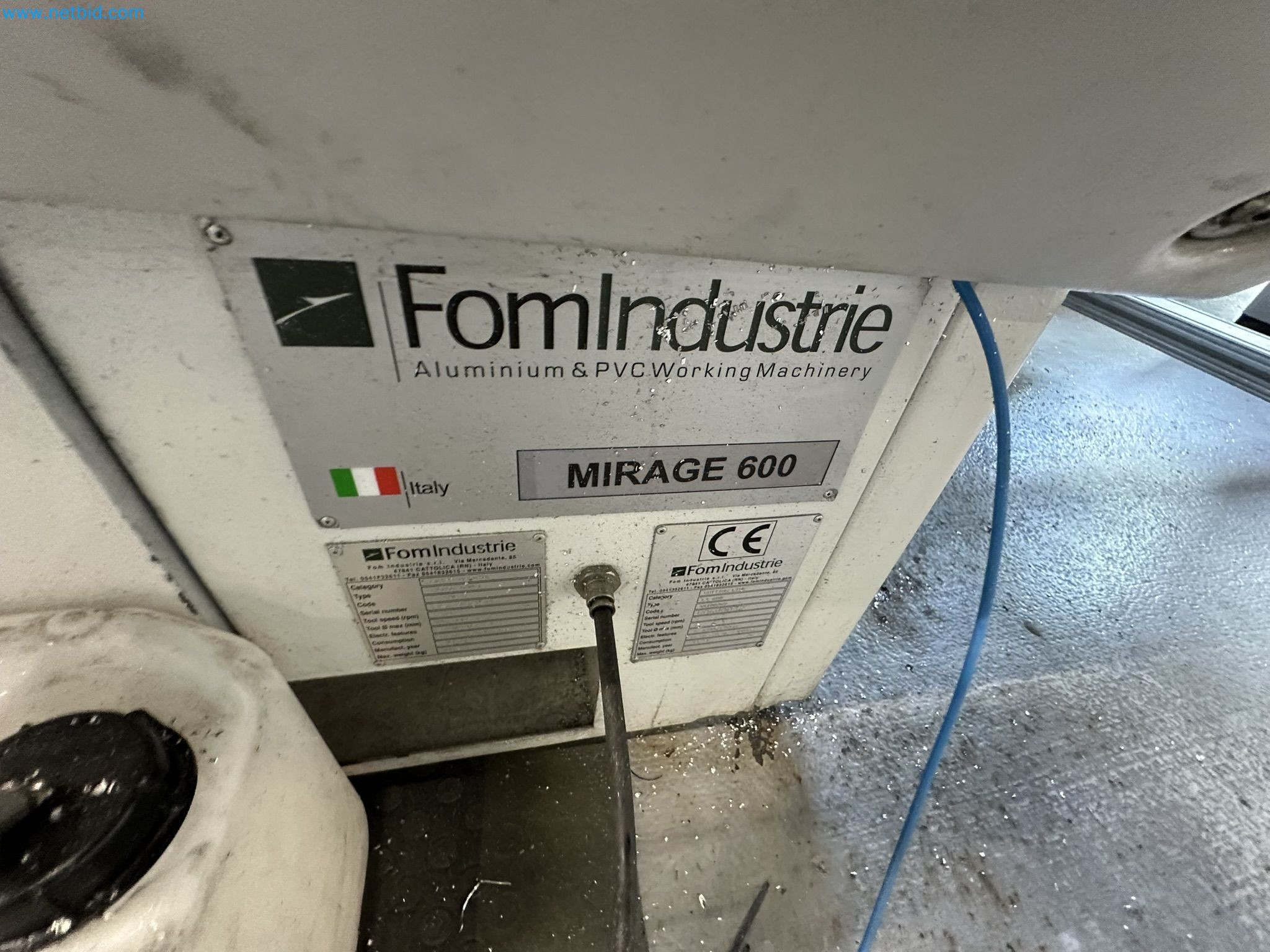 Machine from the field of industrial cutting lines and cut-to-length lines for processing aluminum and light metal profiles-11