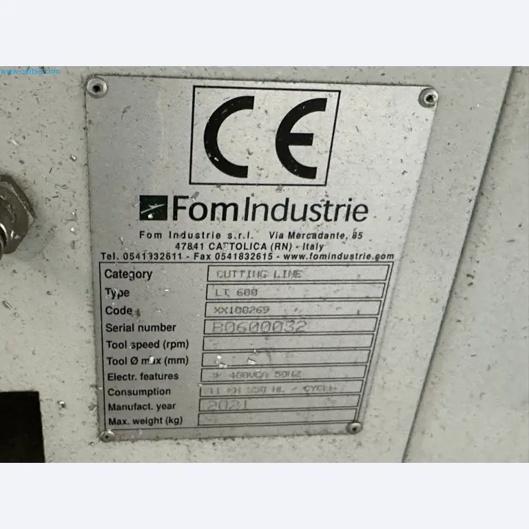 Machine from the field of industrial cutting lines and cut-to-length lines for processing aluminum and light metal profiles-13