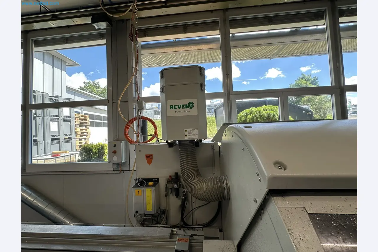 Machine from the field of industrial cutting lines and cut-to-length lines for processing aluminum and light metal profiles-18