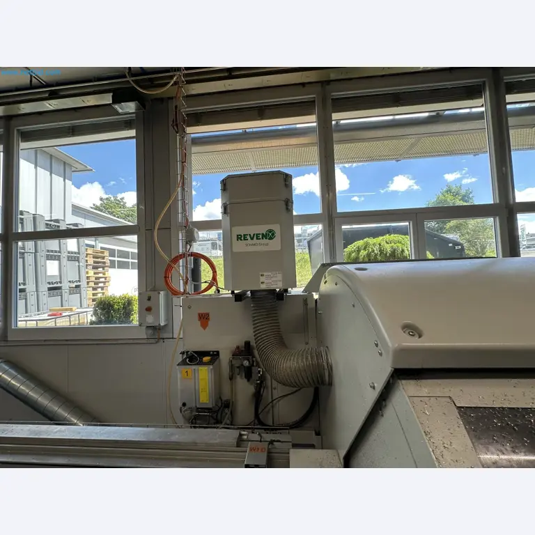 Machine from the field of industrial cutting lines and cut-to-length lines for processing aluminum and light metal profiles-18