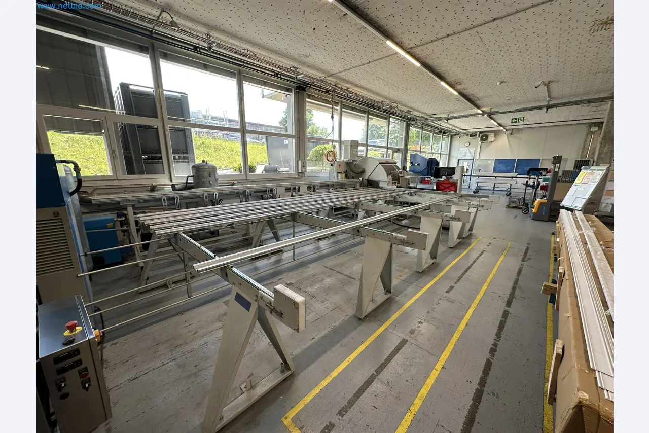 Machine from the field of industrial cutting lines and cut-to-length lines for processing aluminum and light metal profiles-2
