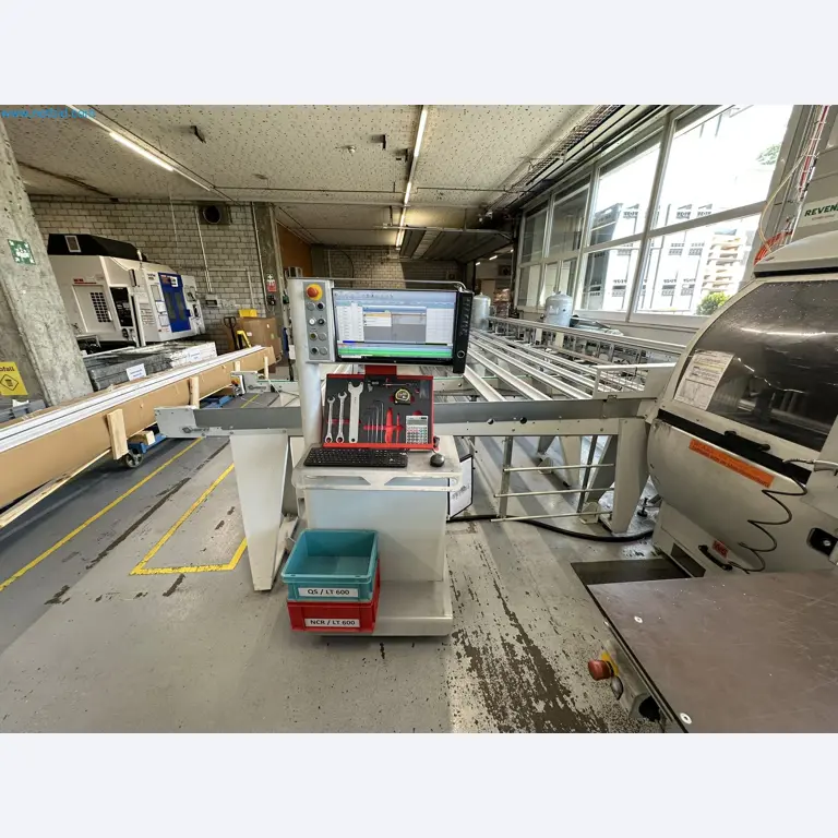 Machine from the field of industrial cutting lines and cut-to-length lines for processing aluminum and light metal profiles-7